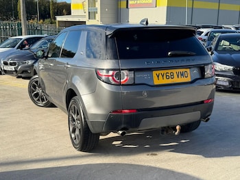 Used Land Rover Discovery Sport 2018 for sale - 76989926: Photo