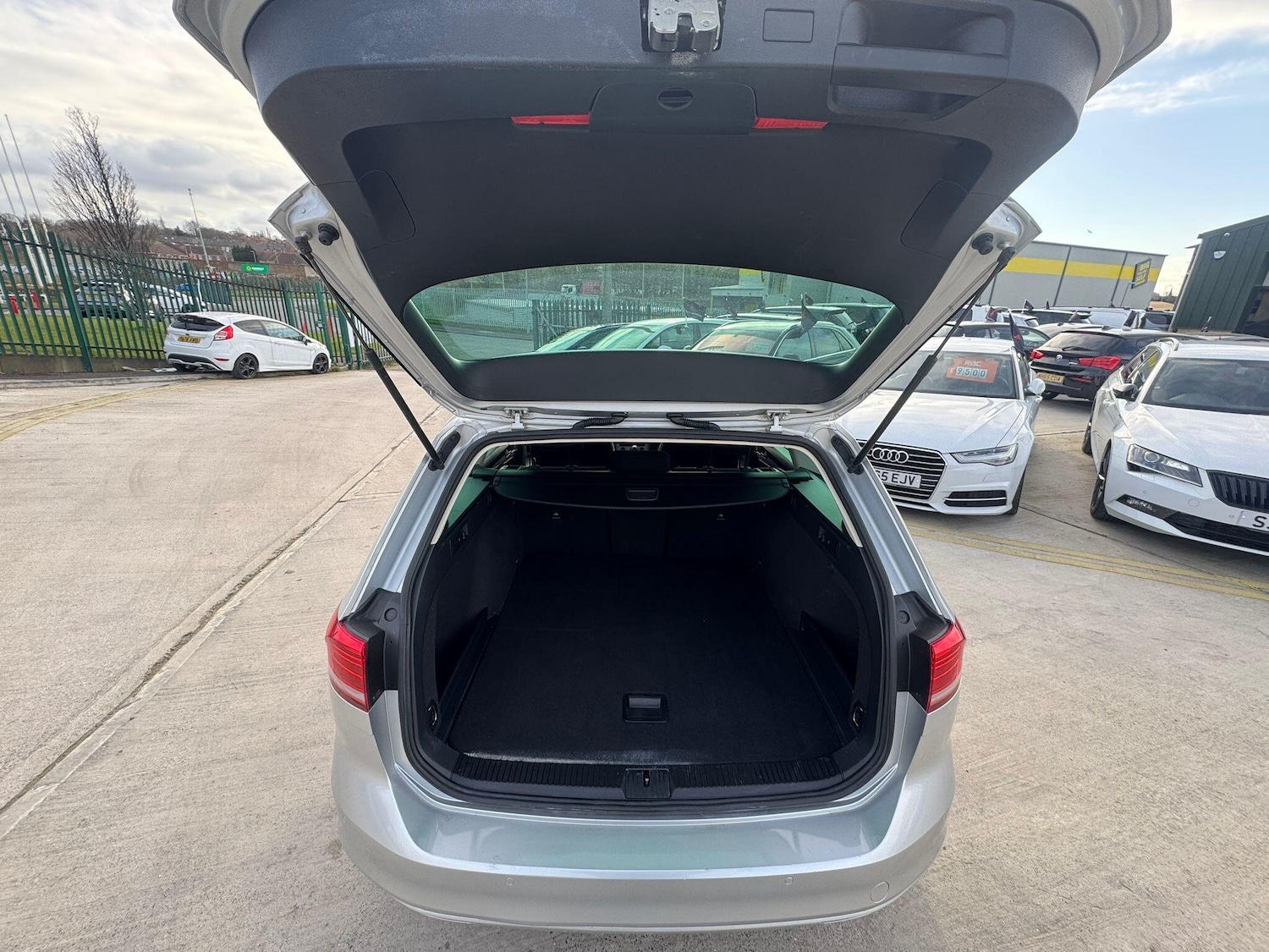 Used Volkswagen Passat 2016 for sale - 77893056: Photo 25