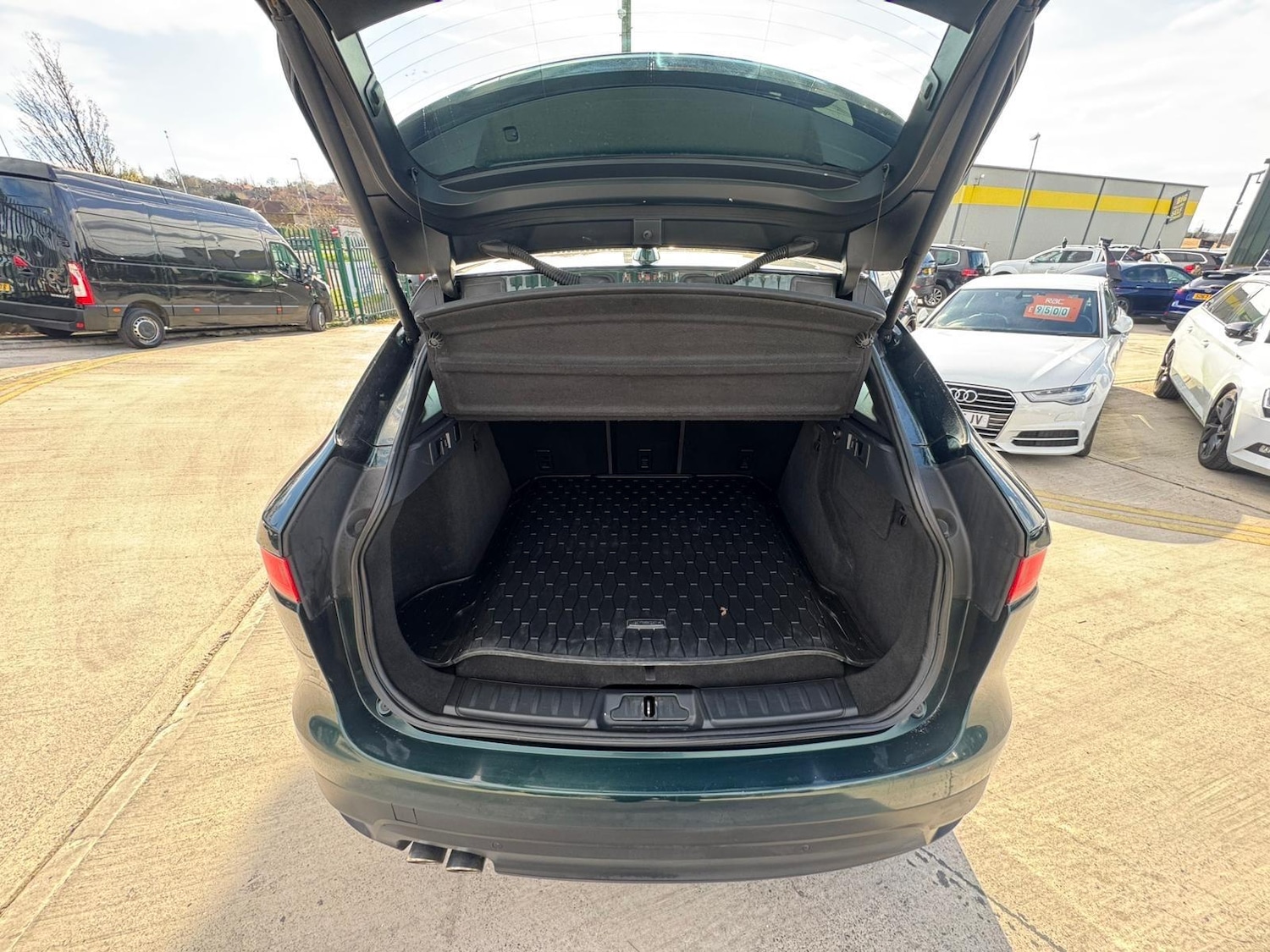 Used Jaguar F-Pace 2016 for sale - 78116200: Photo 24