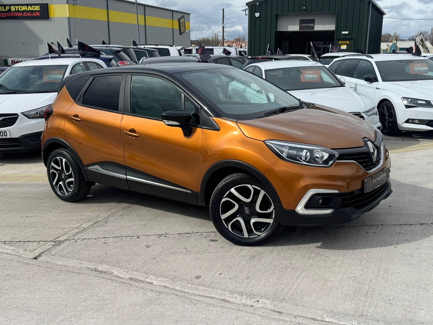 Used Renault Captur 2018 for sale - 78019562: Photo 2