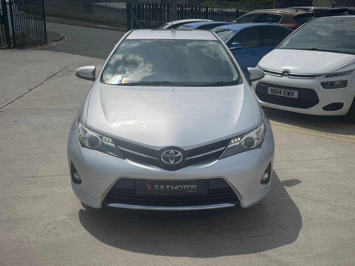 Used Toyota Auris 2012 for sale - 75093856: Photo 2