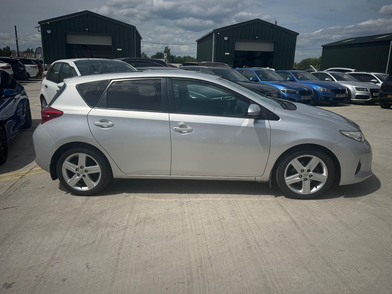Used Toyota Auris 2012 for sale - 75093856: Photo 9