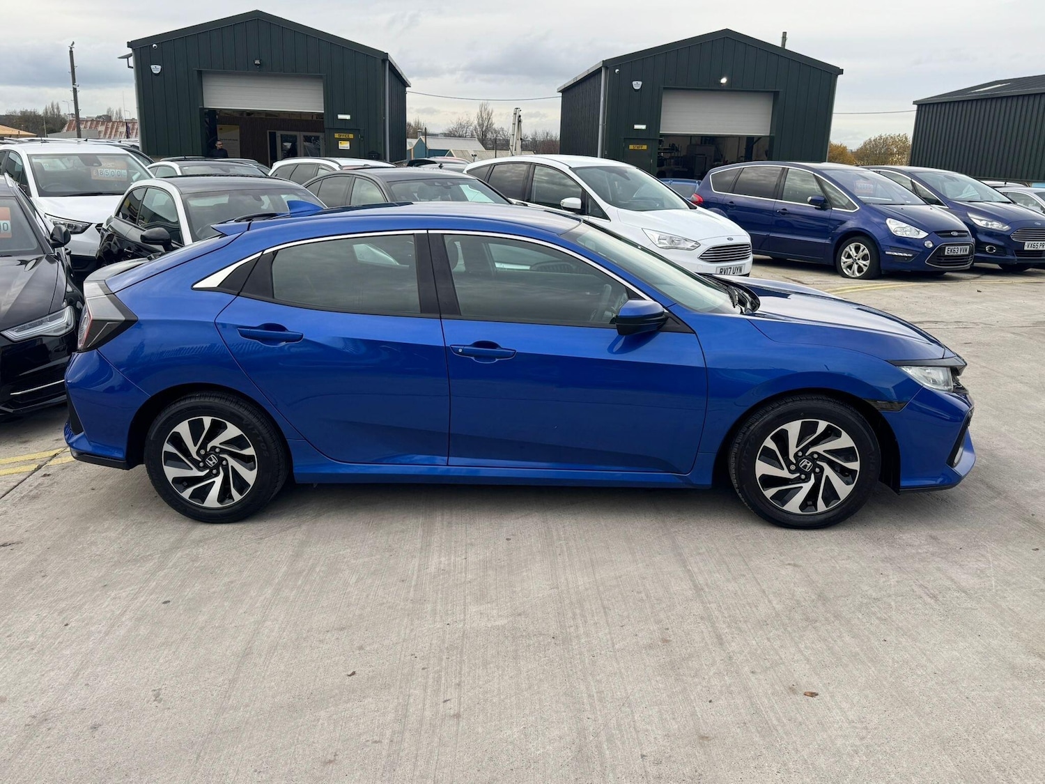 Used Honda Civic 2017 for sale - 76584236: Photo 10