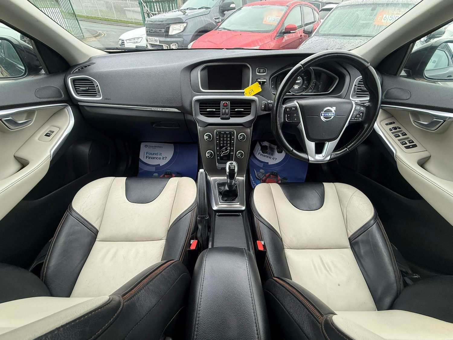 Used Volvo V40 2015 for sale - 77359111: Photo 11