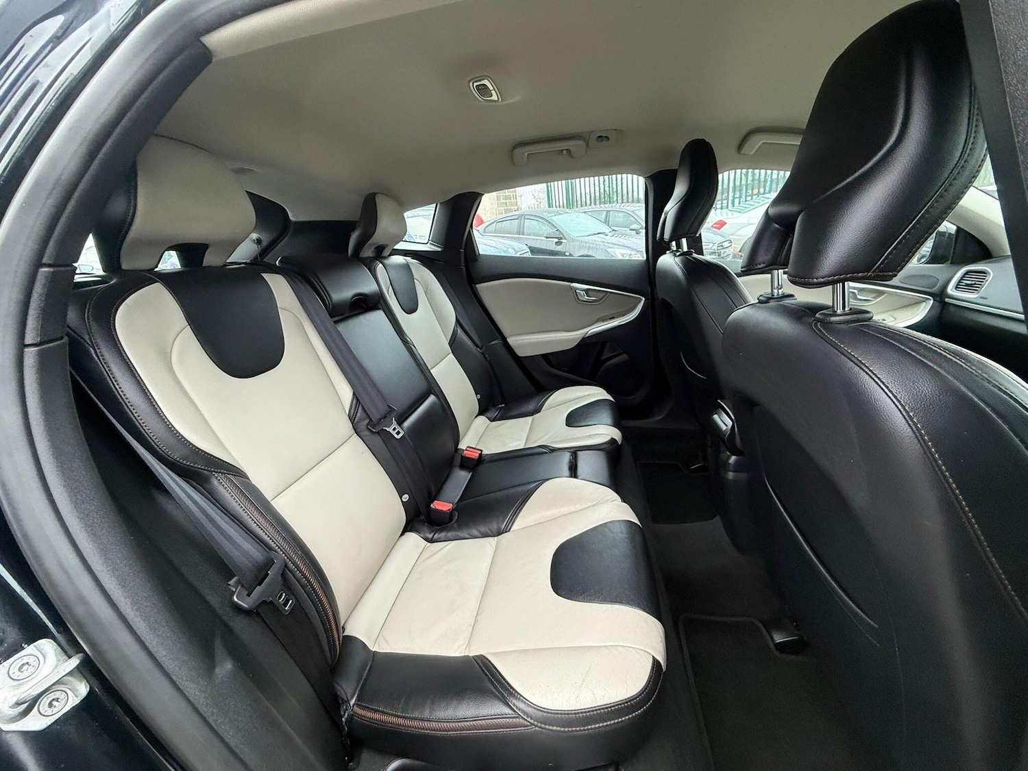 Used Volvo V40 2015 for sale - 77359111: Photo 13