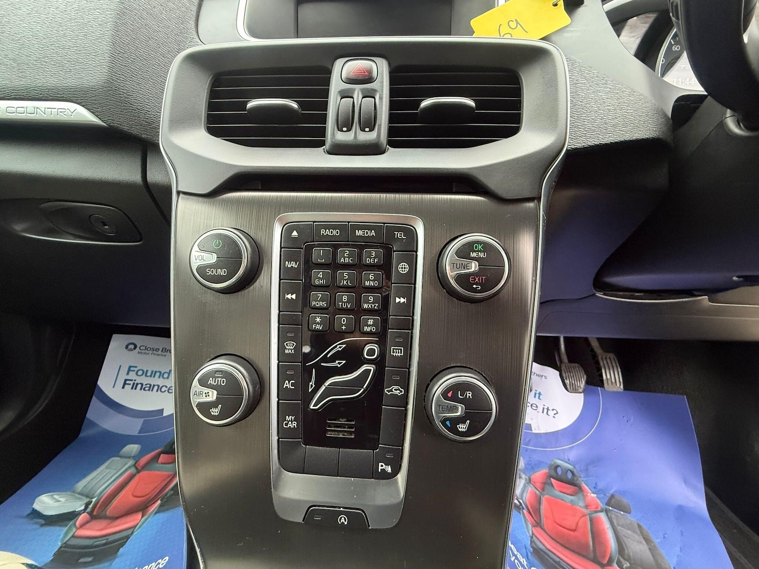 Used Volvo V40 2015 for sale - 77359111: Photo 9