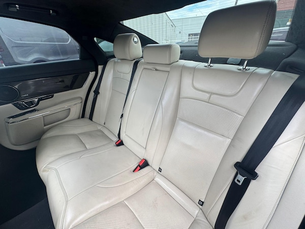Used Jaguar XJ 2014 for sale - 75071888: Photo 22
