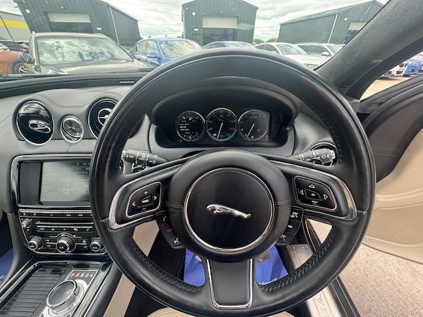 Used Jaguar XJ 2014 for sale - 75071888: Photo 27