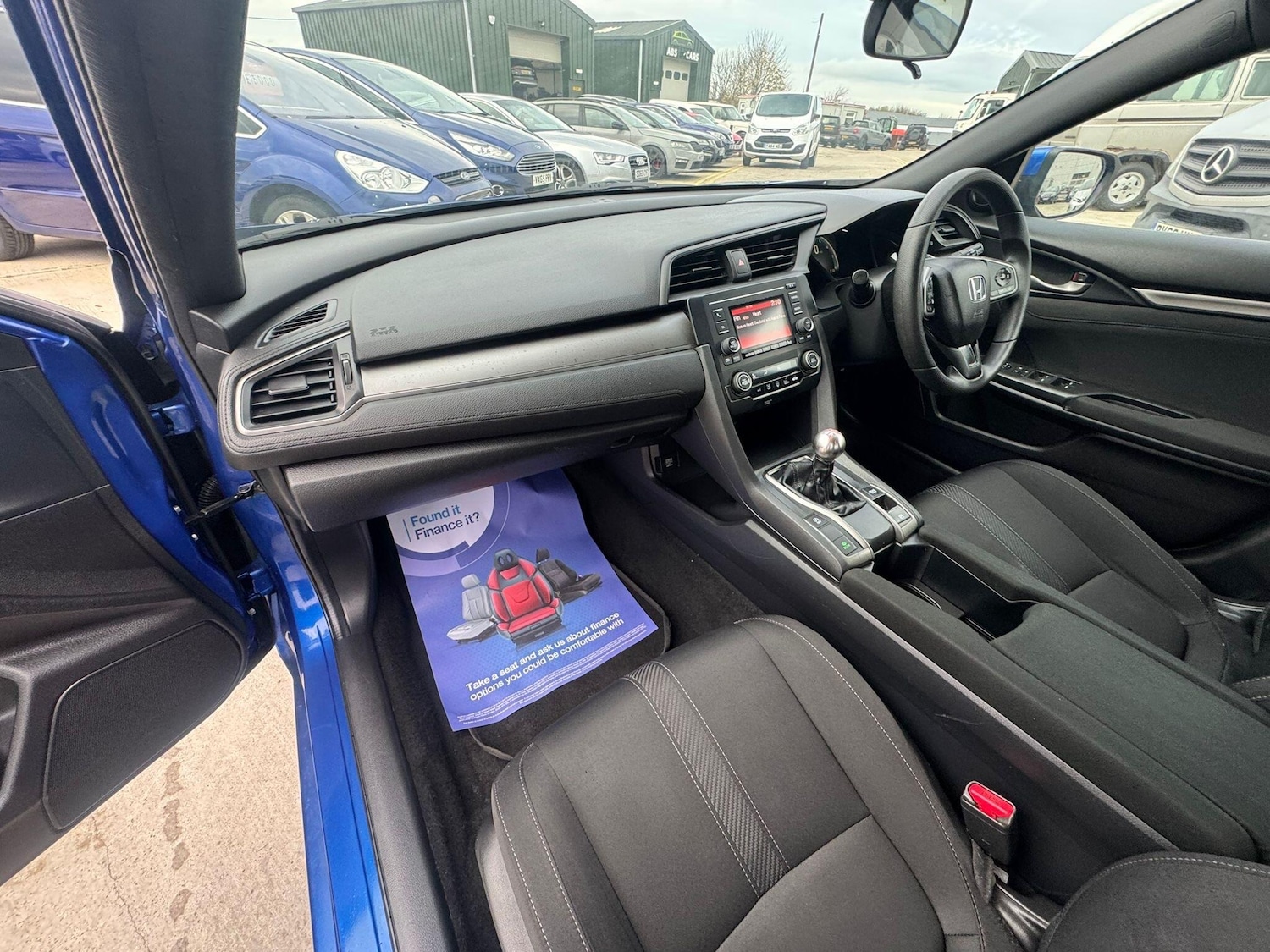 Used Honda Civic 2017 for sale - 76990696: Photo 15