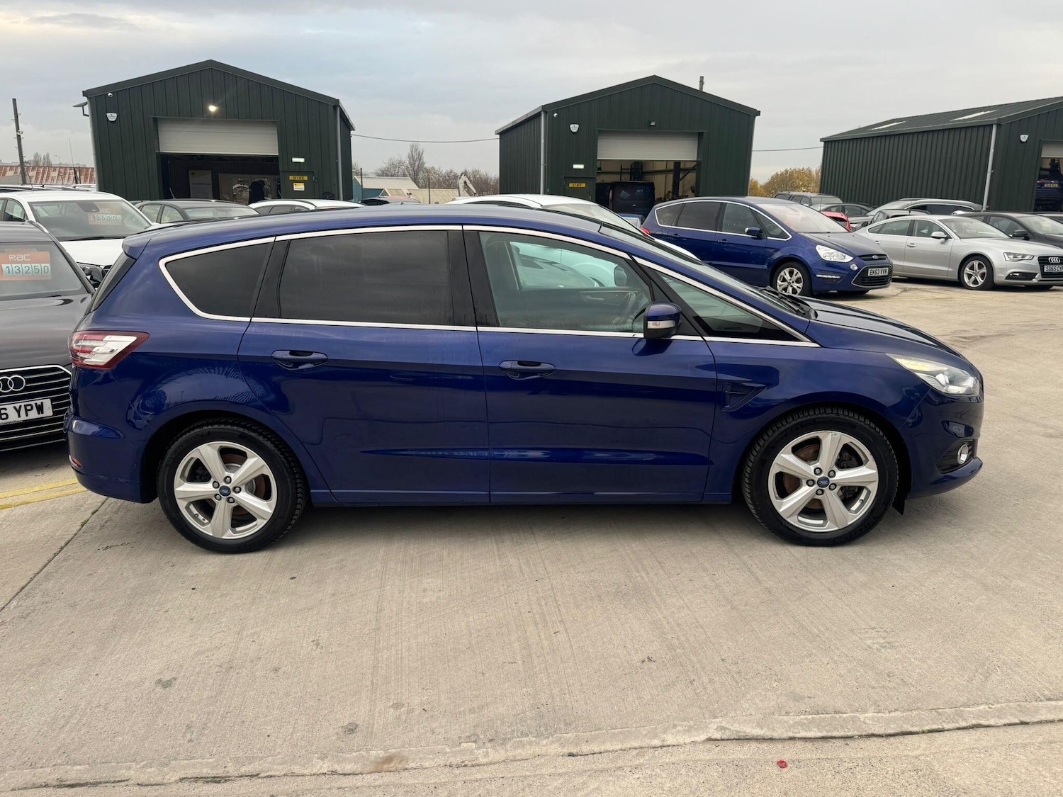Used Ford S-Max for sale - 76550289: Photo 11