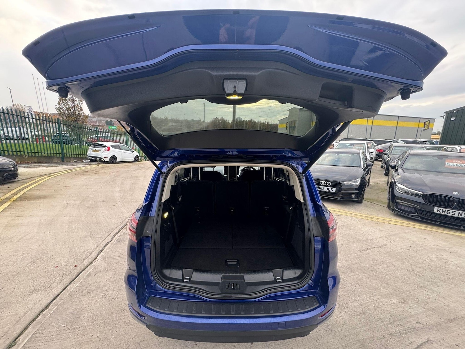 Used Ford S-Max for sale - 76550289: Photo 24