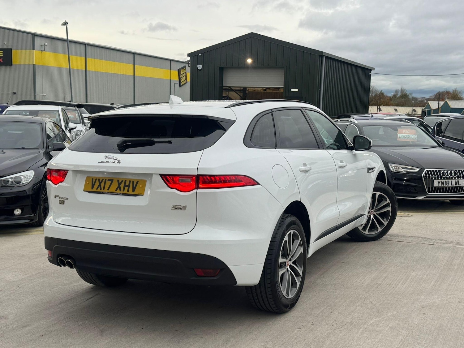 Used Jaguar F-Pace 2017 for sale - 76995020: Photo 8