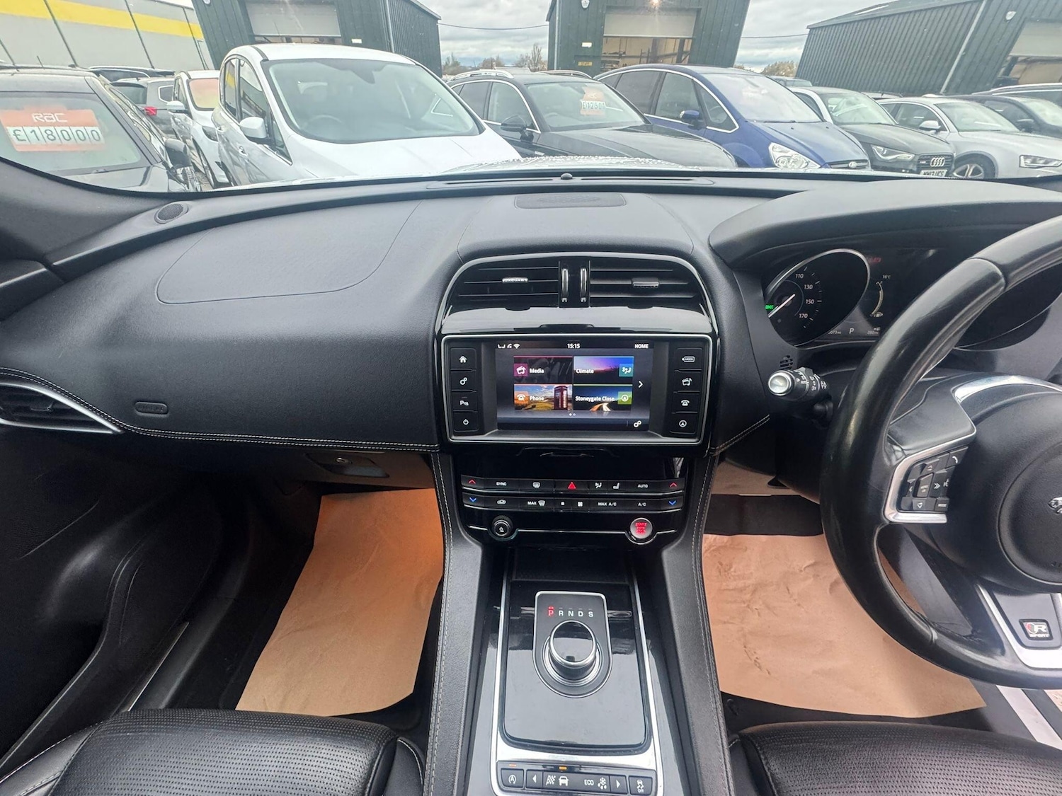 Used Jaguar F-Pace 2017 for sale - 76485274: Photo 10