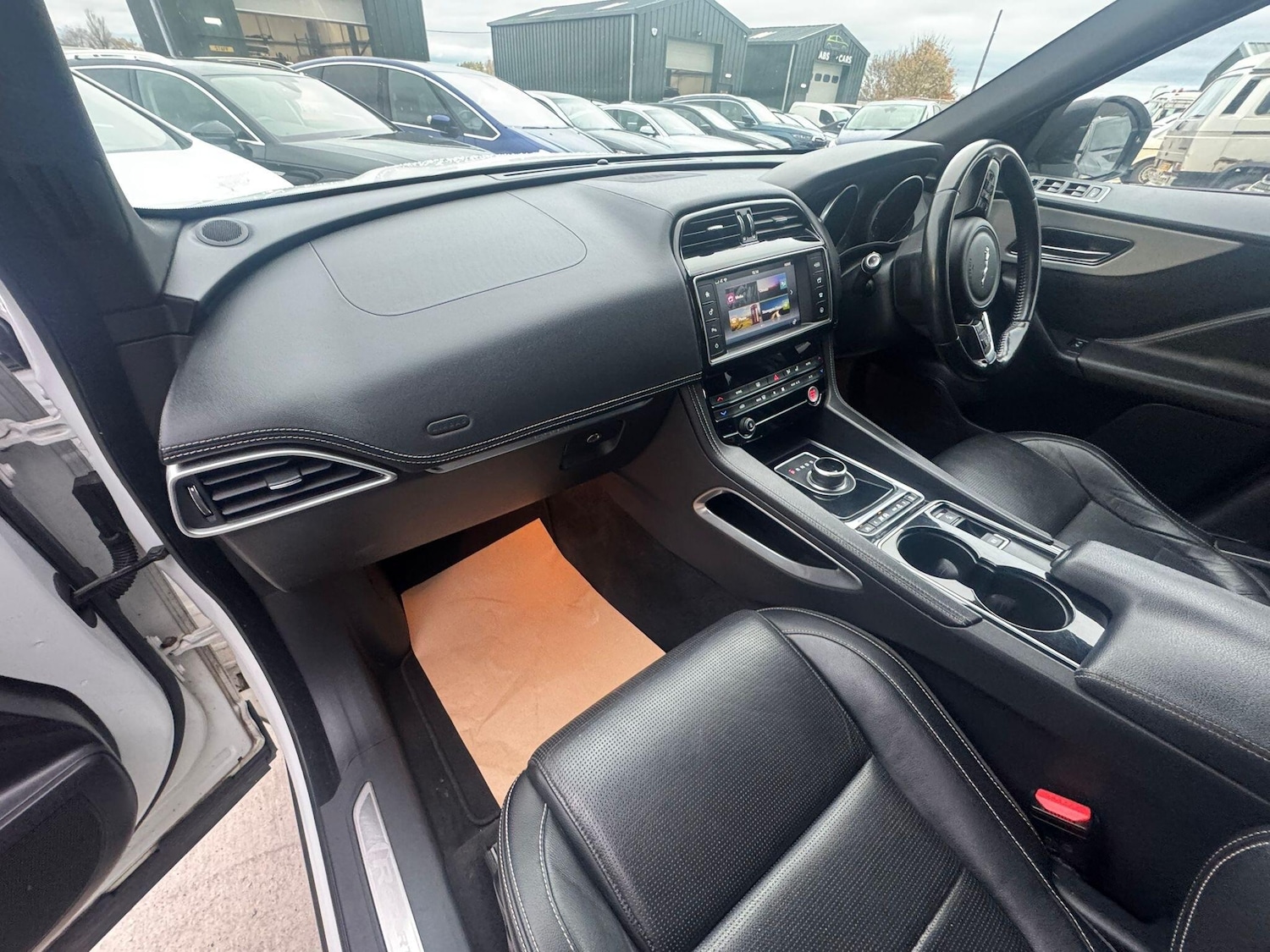 Used Jaguar F-Pace 2017 for sale - 76485274: Photo 13