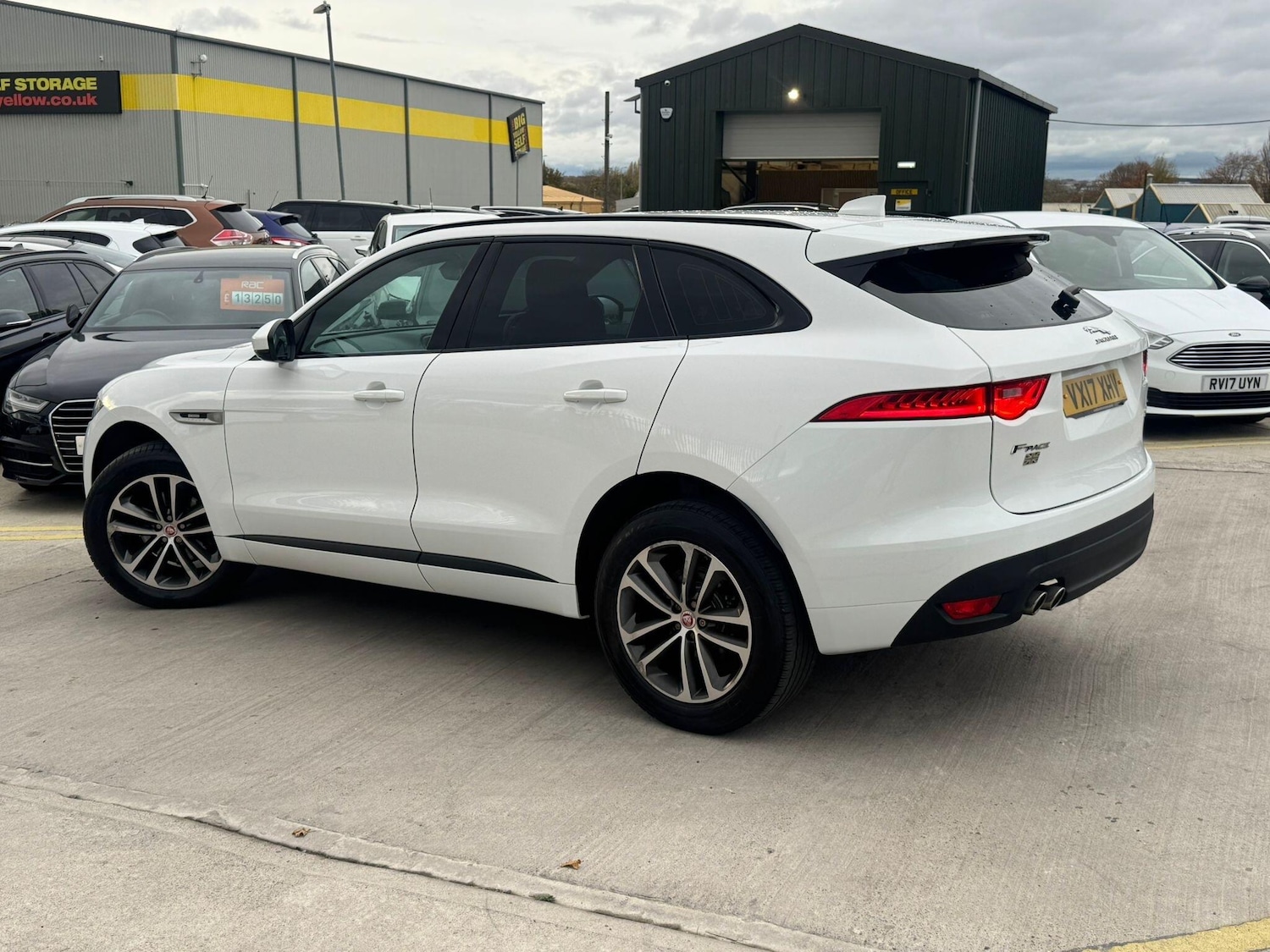 Used Jaguar F-Pace 2017 for sale - 76485274: Photo 3