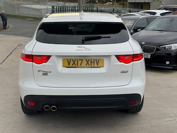 Used Jaguar F-Pace 2017 for sale - 76485274: Photo