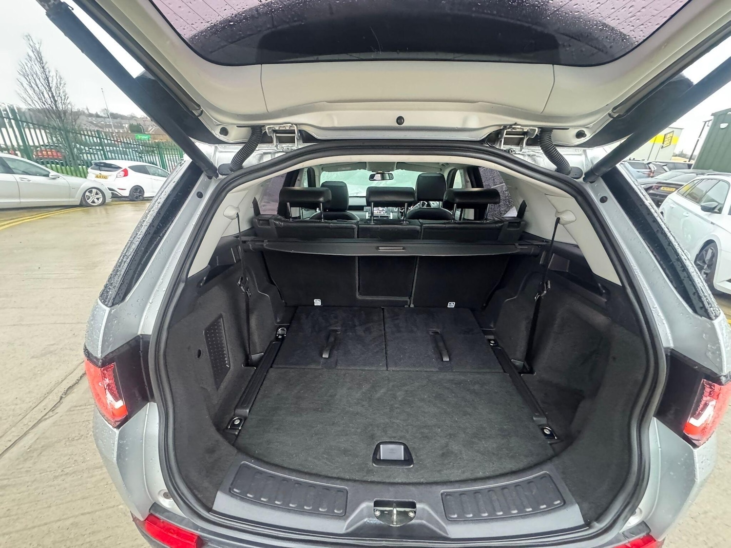 Used Land Rover Discovery Sport 2017 for sale - 77695328: Photo 25