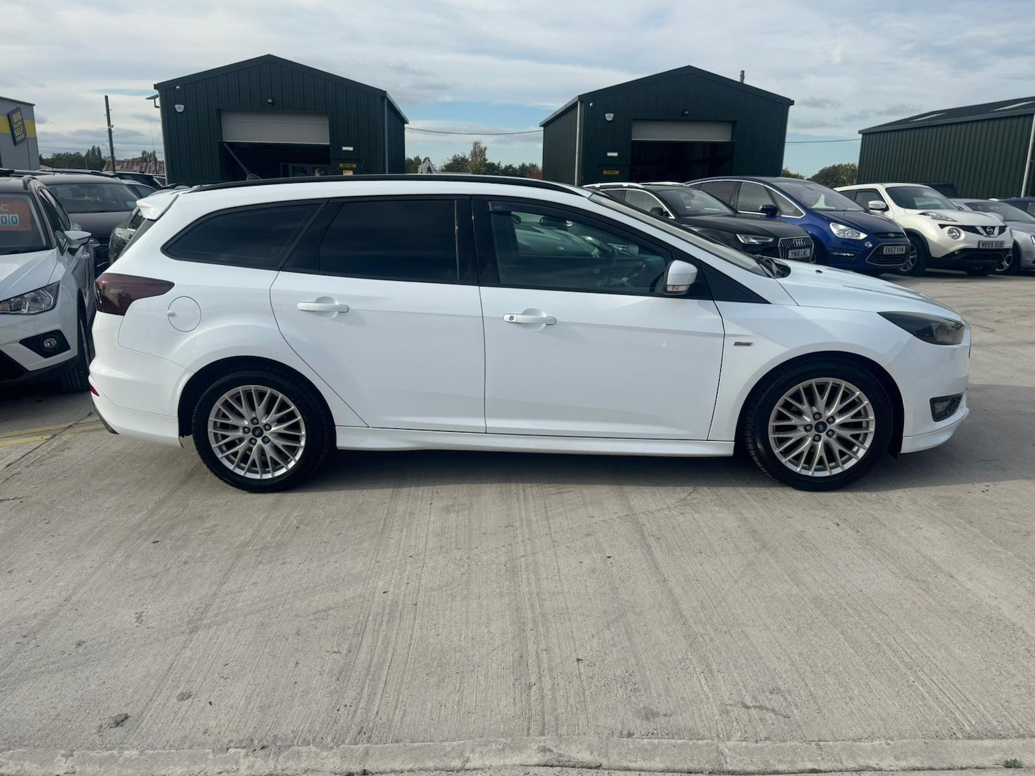 Used Ford Focus 2017 for sale - 76259235: Photo 10