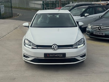 Used Volkswagen Golf 2017 for sale - 76226884: Photo 2