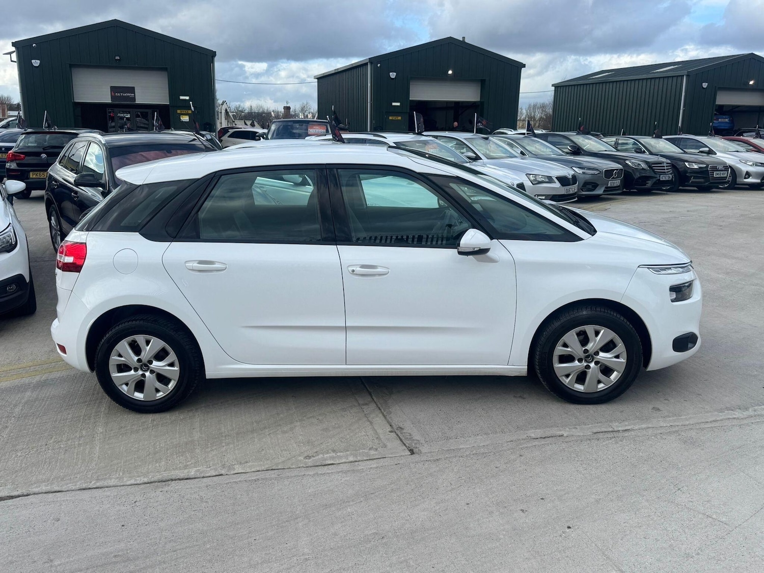 Used Citroen C4 Picasso 2016 for sale - 77892121: Photo 10