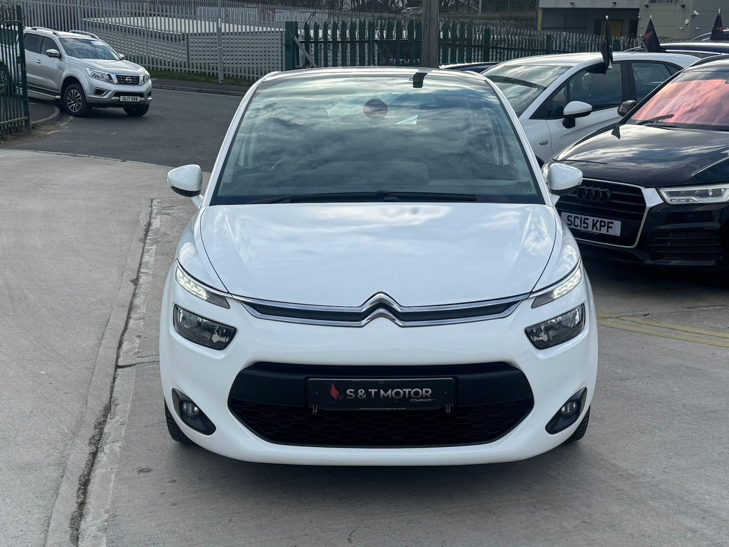 Used Citroen C4 Picasso 2016 for sale - 77892121: Photo 2