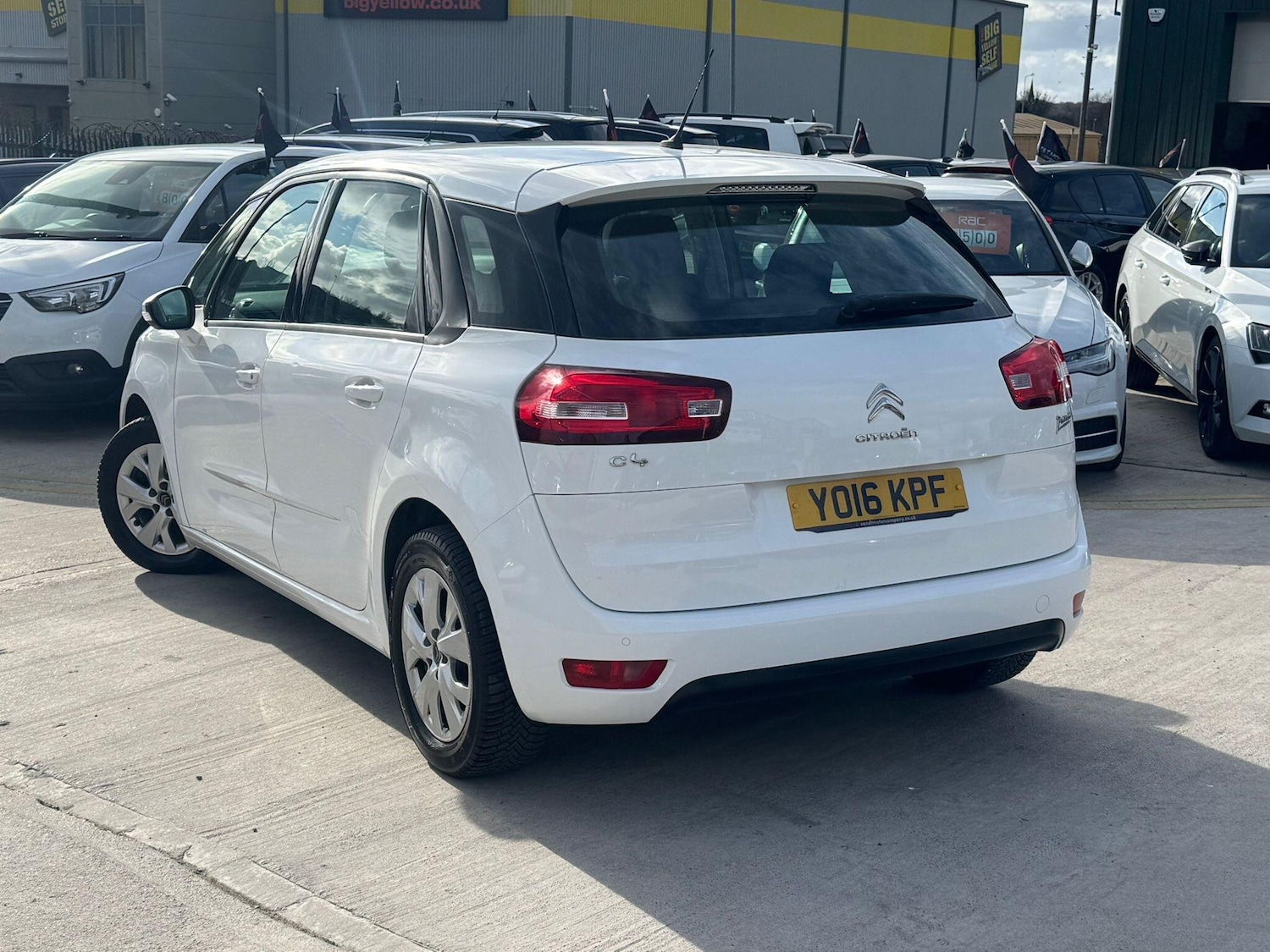 Used Citroen C4 Picasso 2016 for sale - 77892121: Photo 4