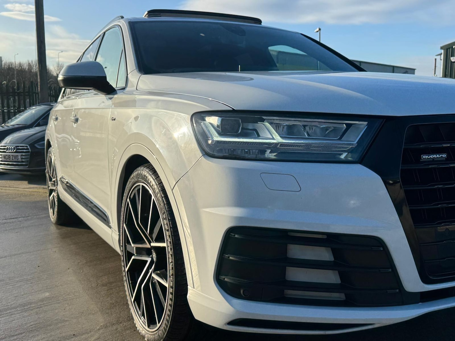 Used Audi Q7 2018 for sale - 76832389: Photo 2