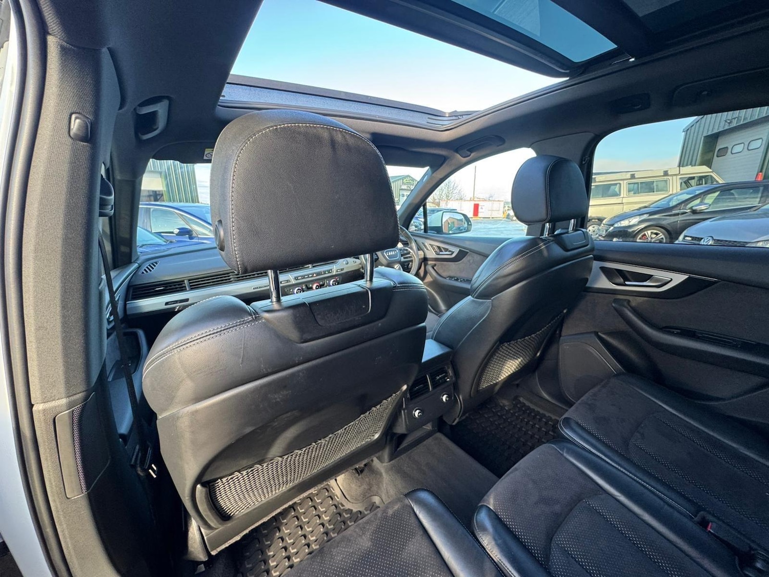 Used Audi Q7 2018 for sale - 76832389: Photo 24