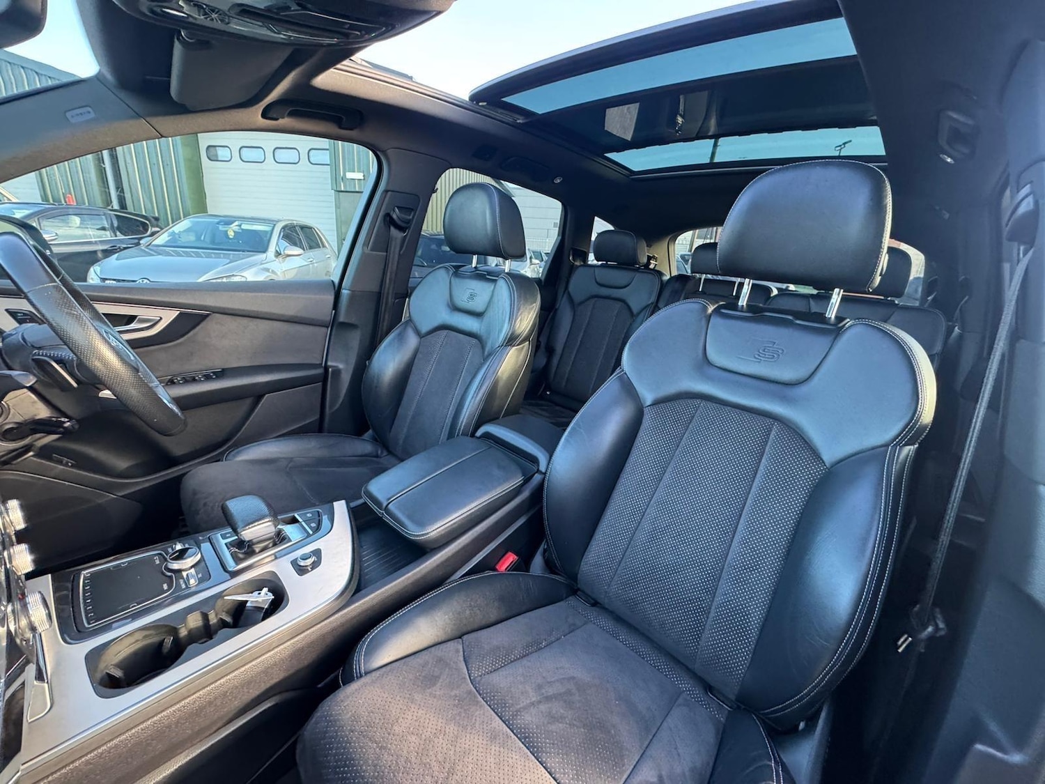 Used Audi Q7 2018 for sale - 76832389: Photo 30