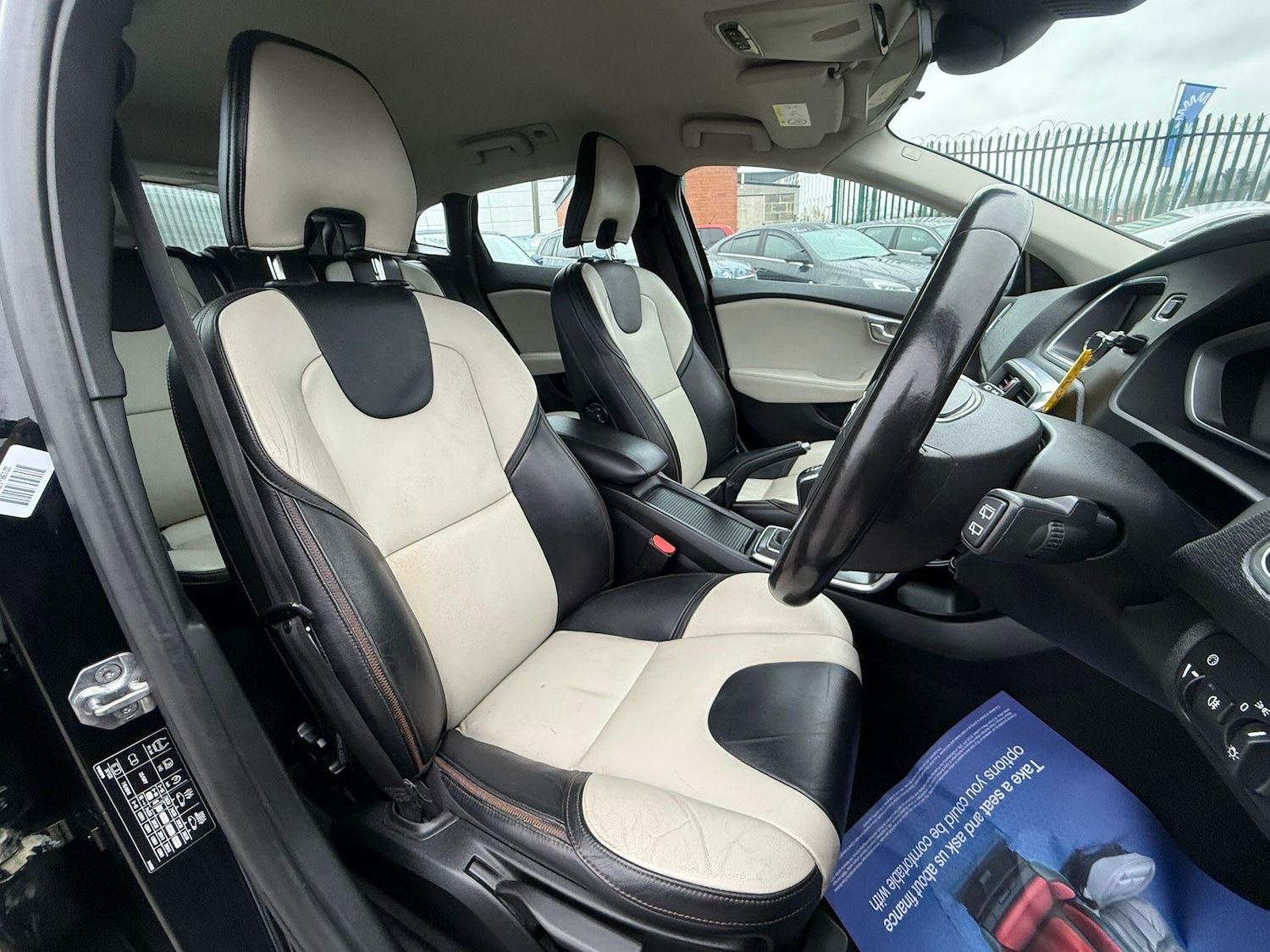 Used Volvo V40 2015 for sale - 77060155: Photo 12