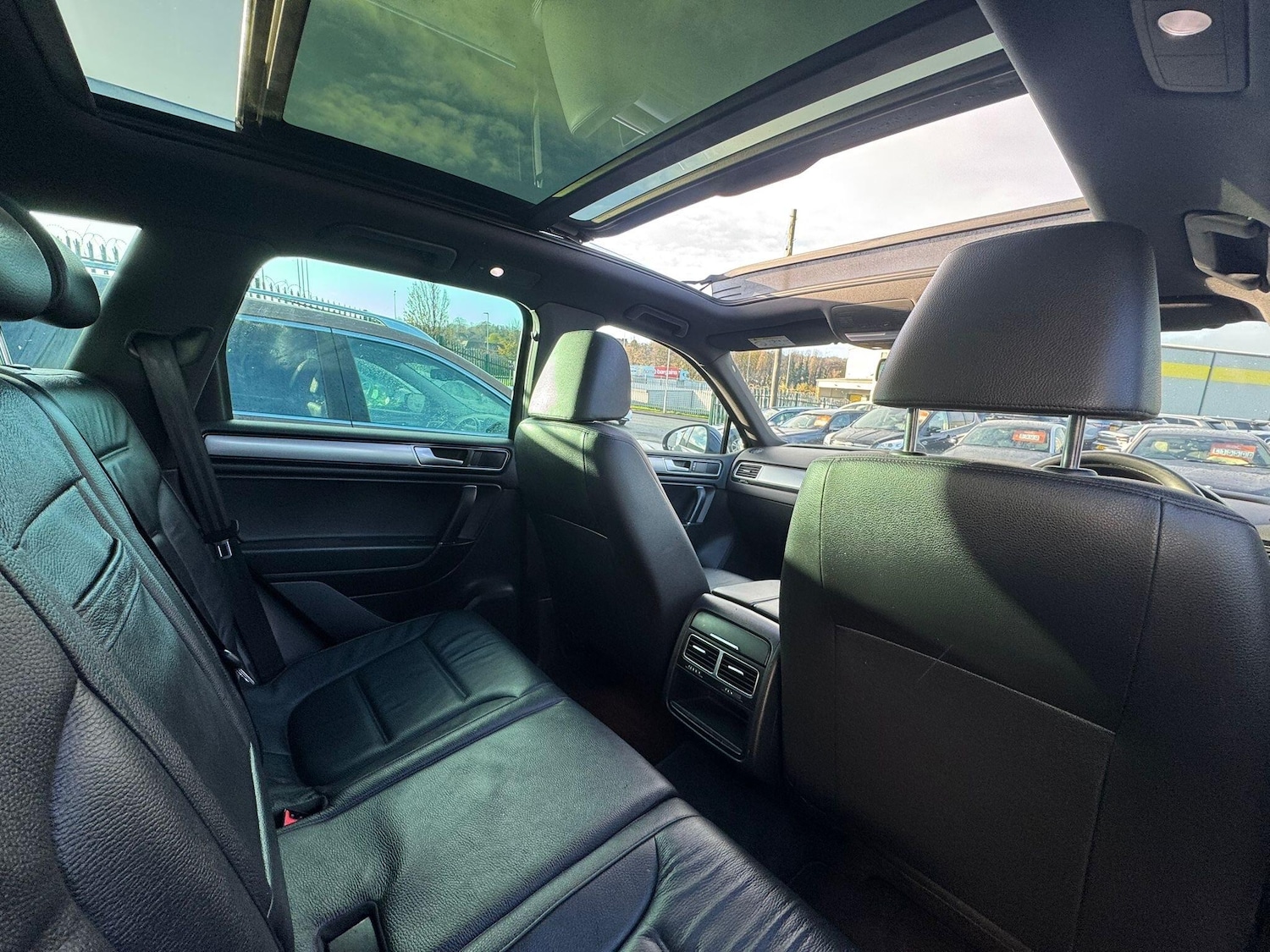 Used Volkswagen Touareg 2014 for sale - 76701829: Photo 21