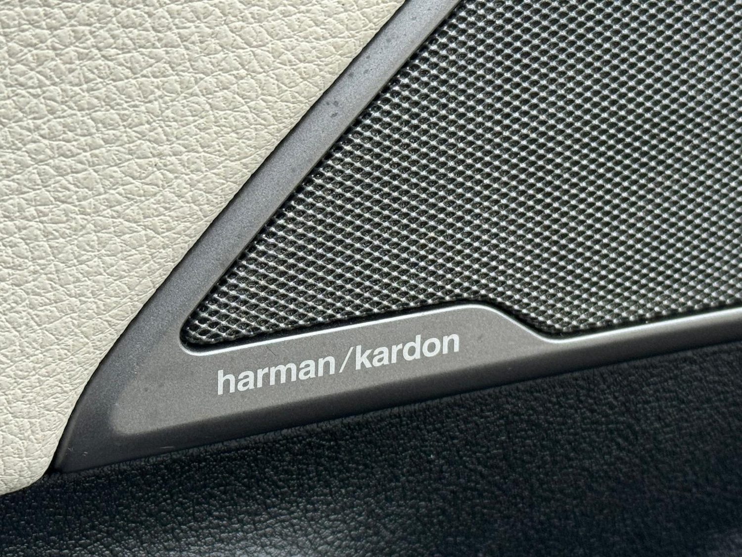 Used BMW 5 Series 2018 for sale - 76550144: Photo 32