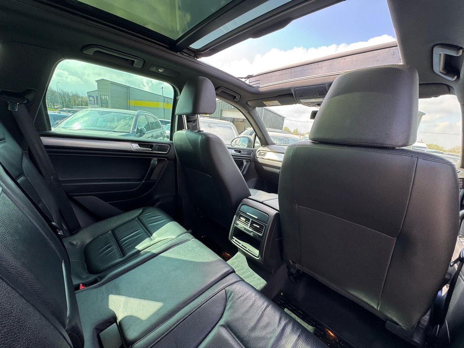 Used Volkswagen Touareg 2015 for sale - 76700667: Photo 20