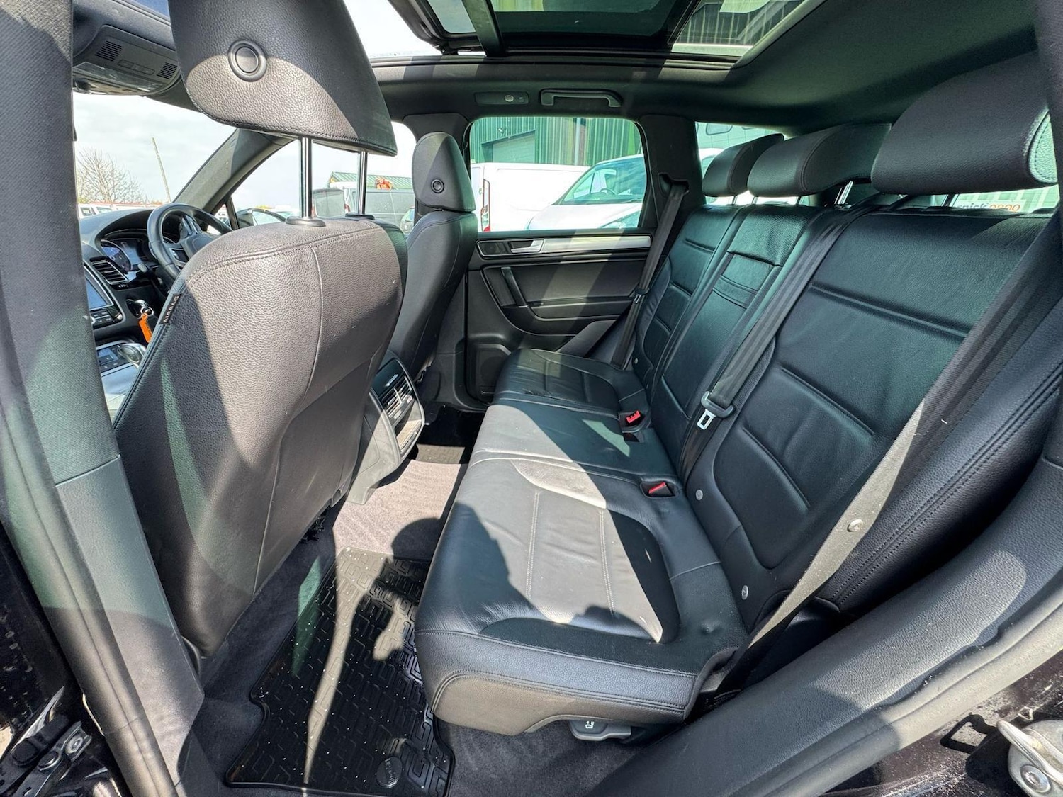 Used Volkswagen Touareg 2015 for sale - 76700667: Photo 22