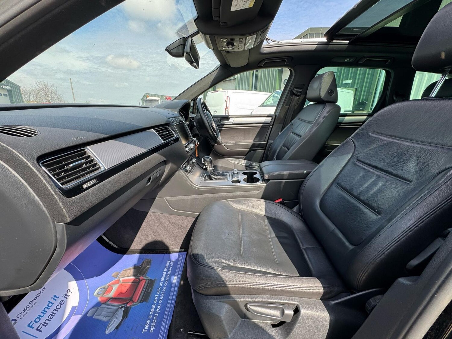 Used Volkswagen Touareg 2015 for sale - 76700667: Photo 28