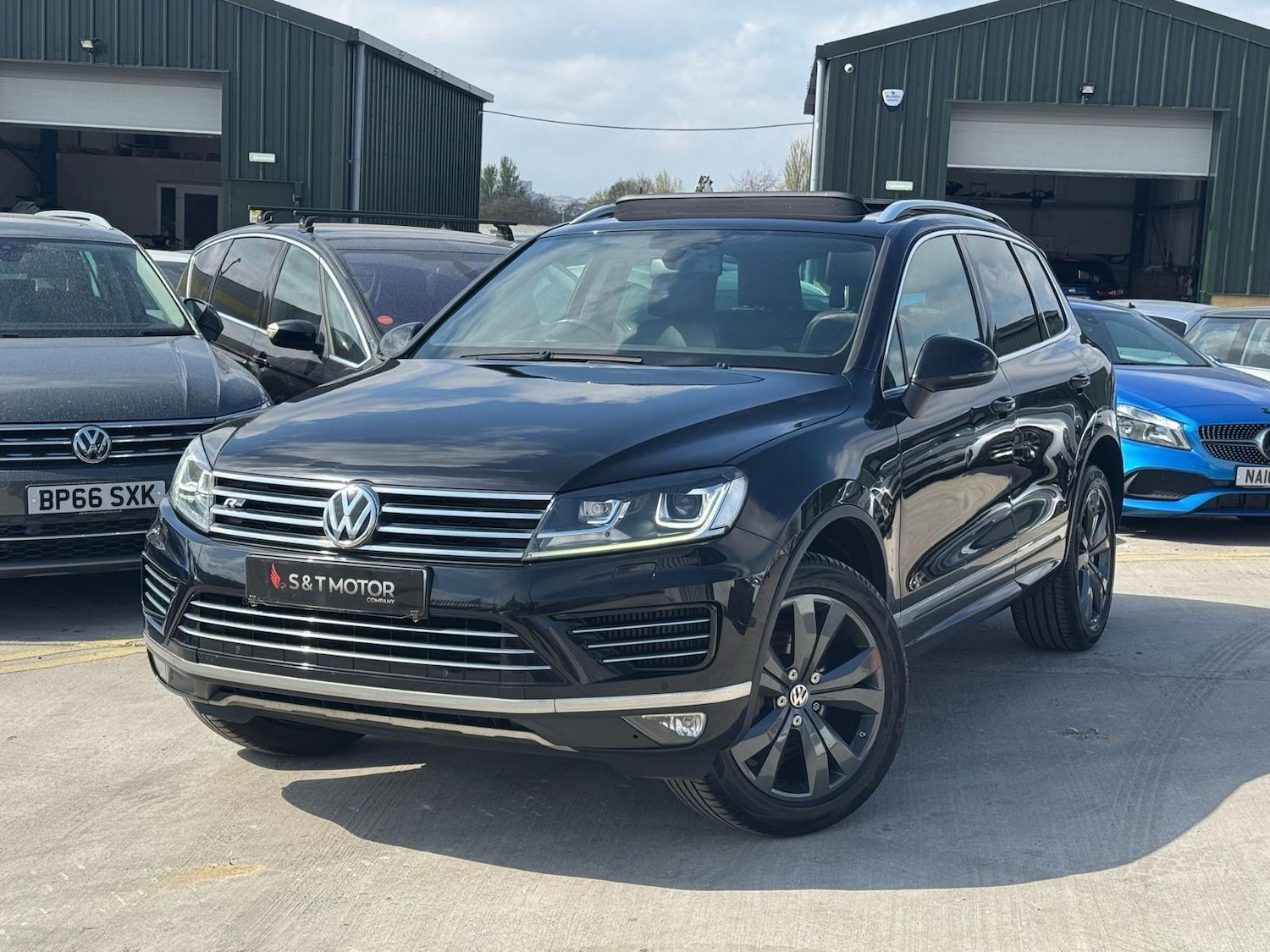Used Volkswagen Touareg 2015 for sale - 76700667: Photo 3