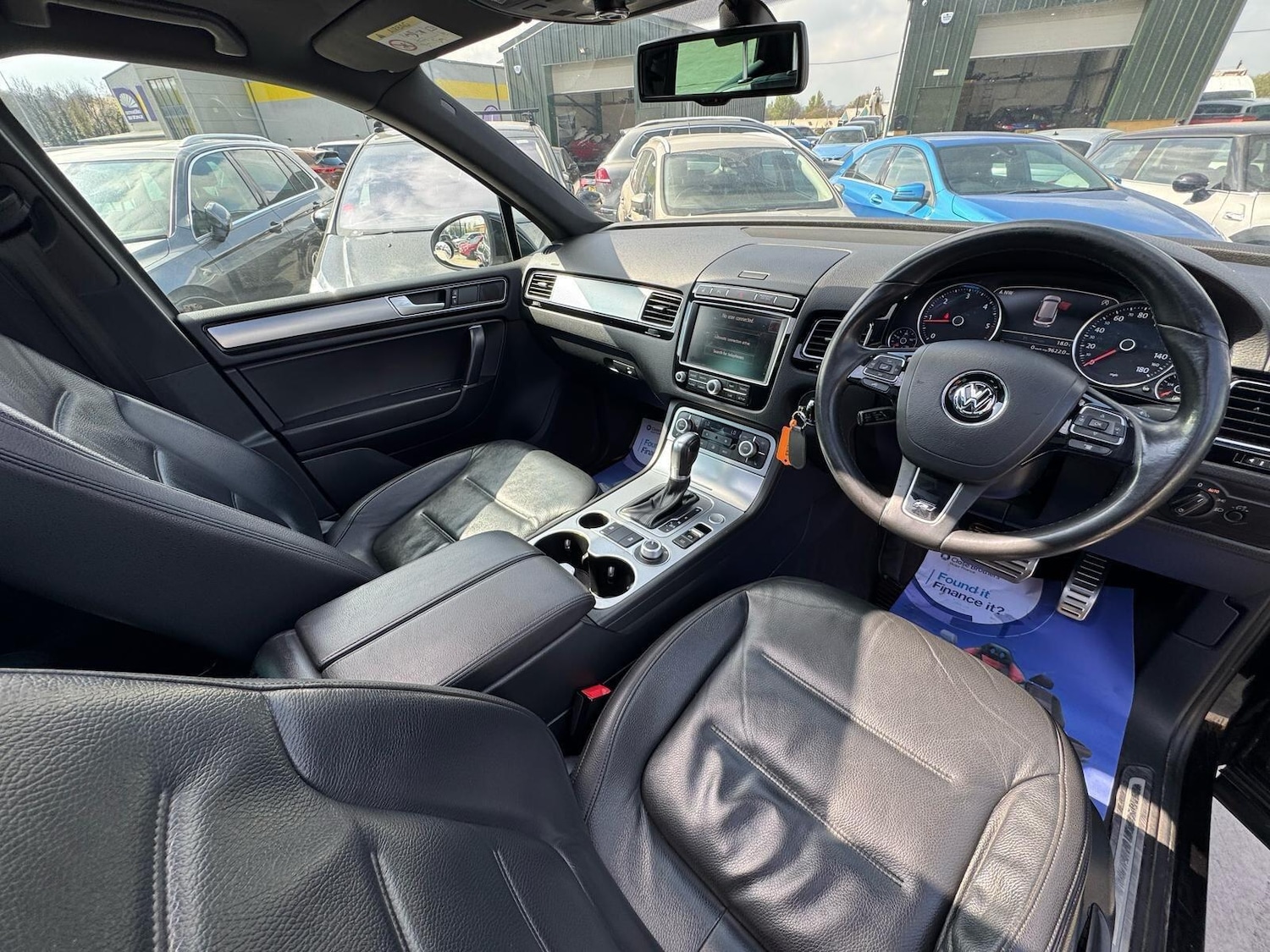 Used Volkswagen Touareg 2015 for sale - 76700667: Photo 31