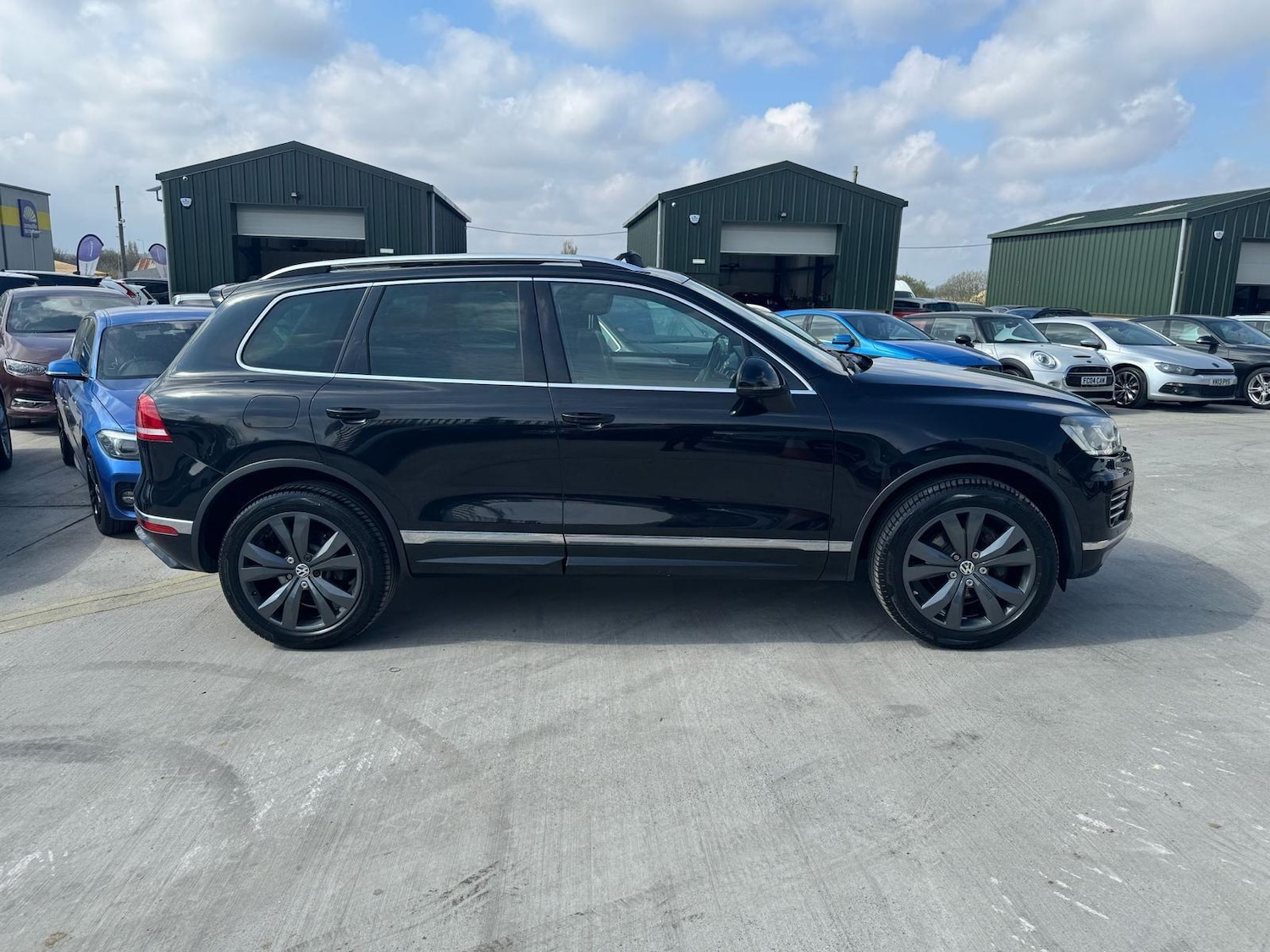 Used Volkswagen Touareg 2015 for sale - 76700667: Photo 9