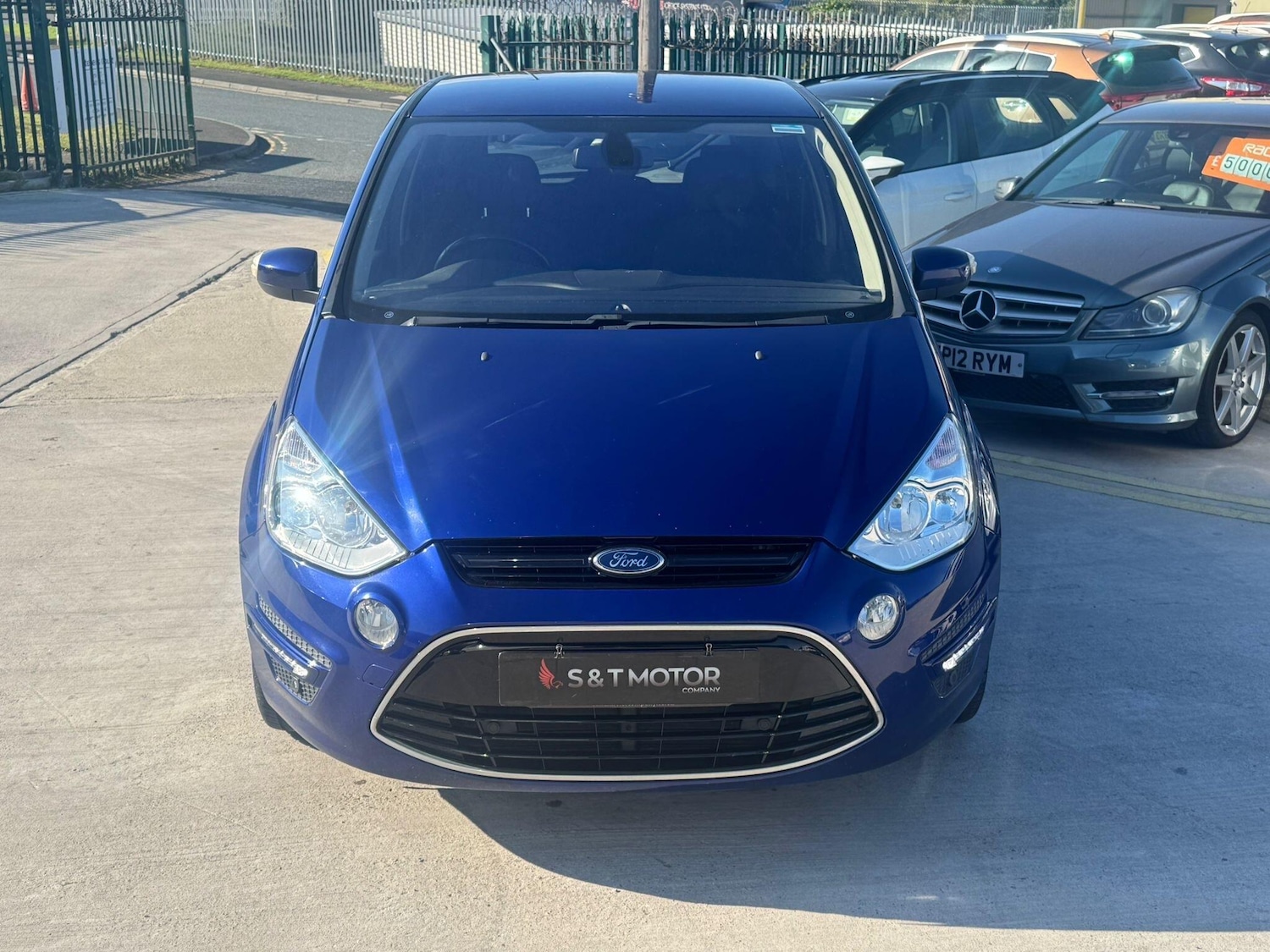 Used Ford S-Max 2013 for sale - 76084568: Photo 2