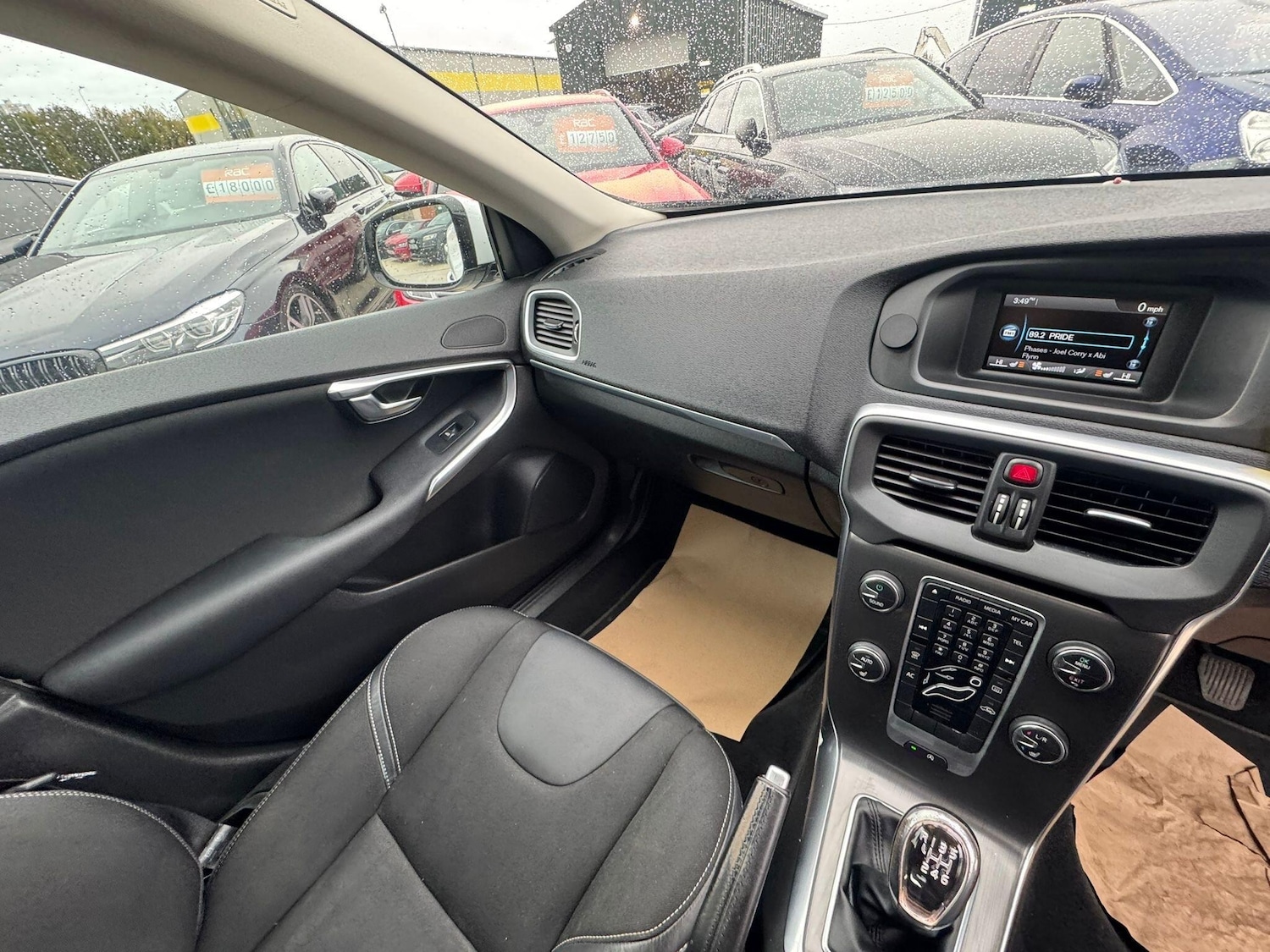 Used Volvo V40 2012 for sale - 76398798: Photo 14