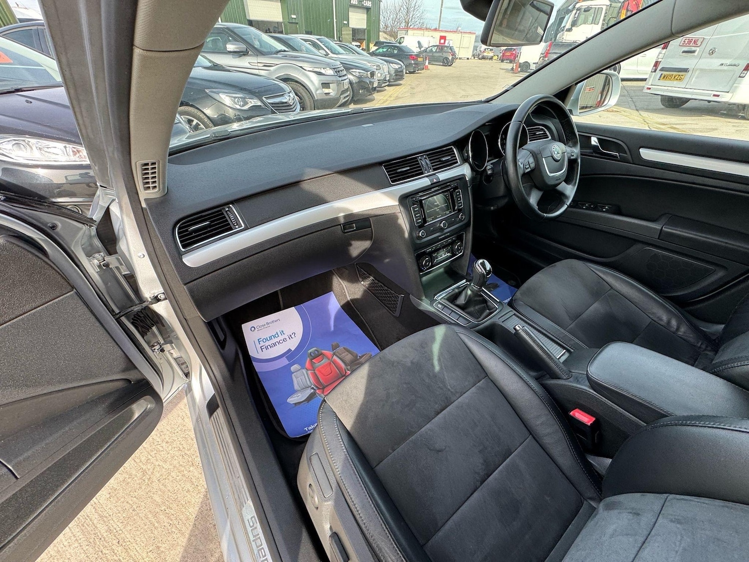 Used Skoda Superb 2011 for sale - 76995936: Photo 28