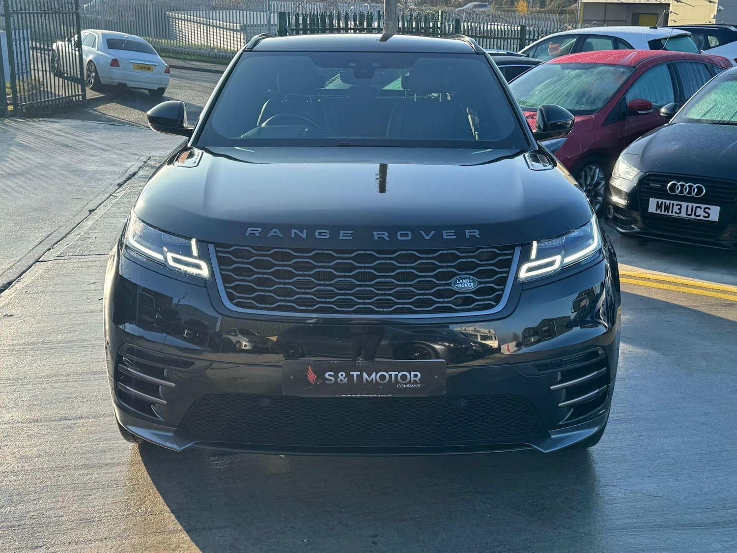 Used Land Rover Range Rover Velar 2018 for sale - 76801297: Photo 2