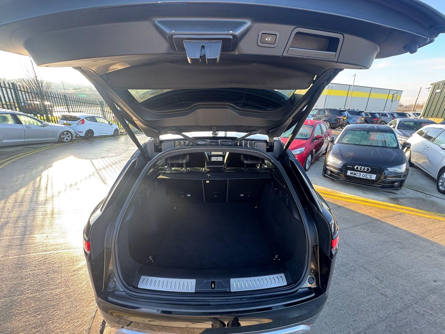 Used Land Rover Range Rover Velar 2018 for sale - 76801297: Photo 22