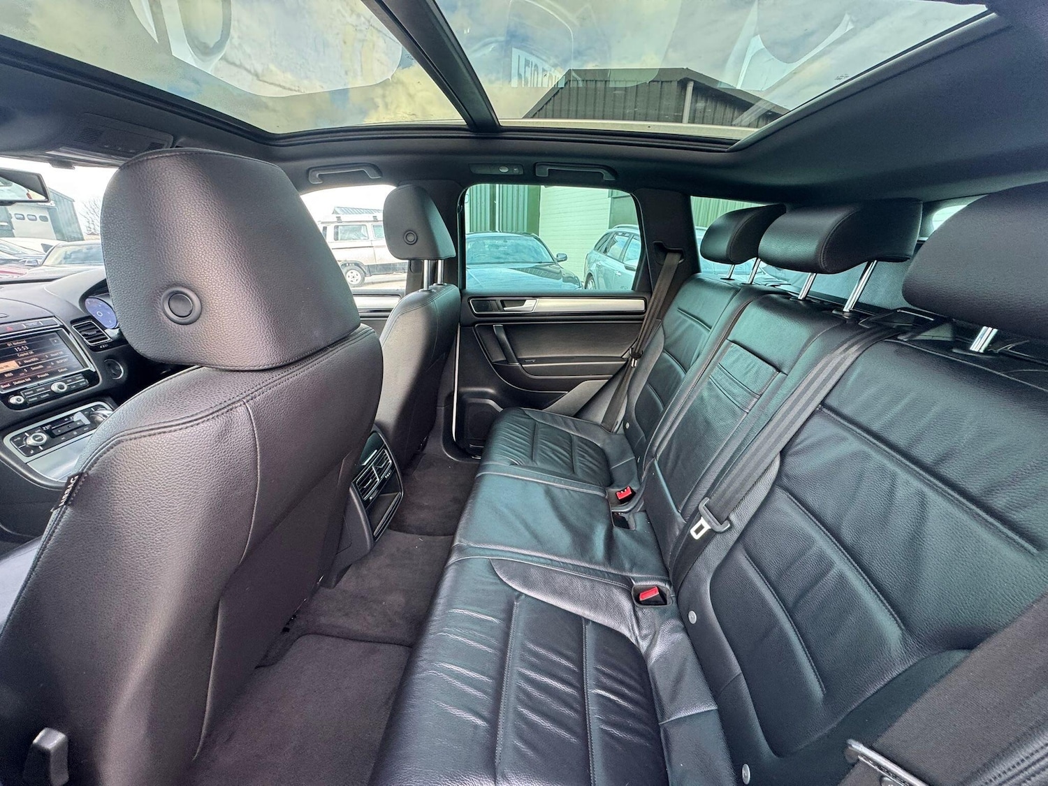 Used Volkswagen Touareg 2015 for sale - 77892202: Photo 23