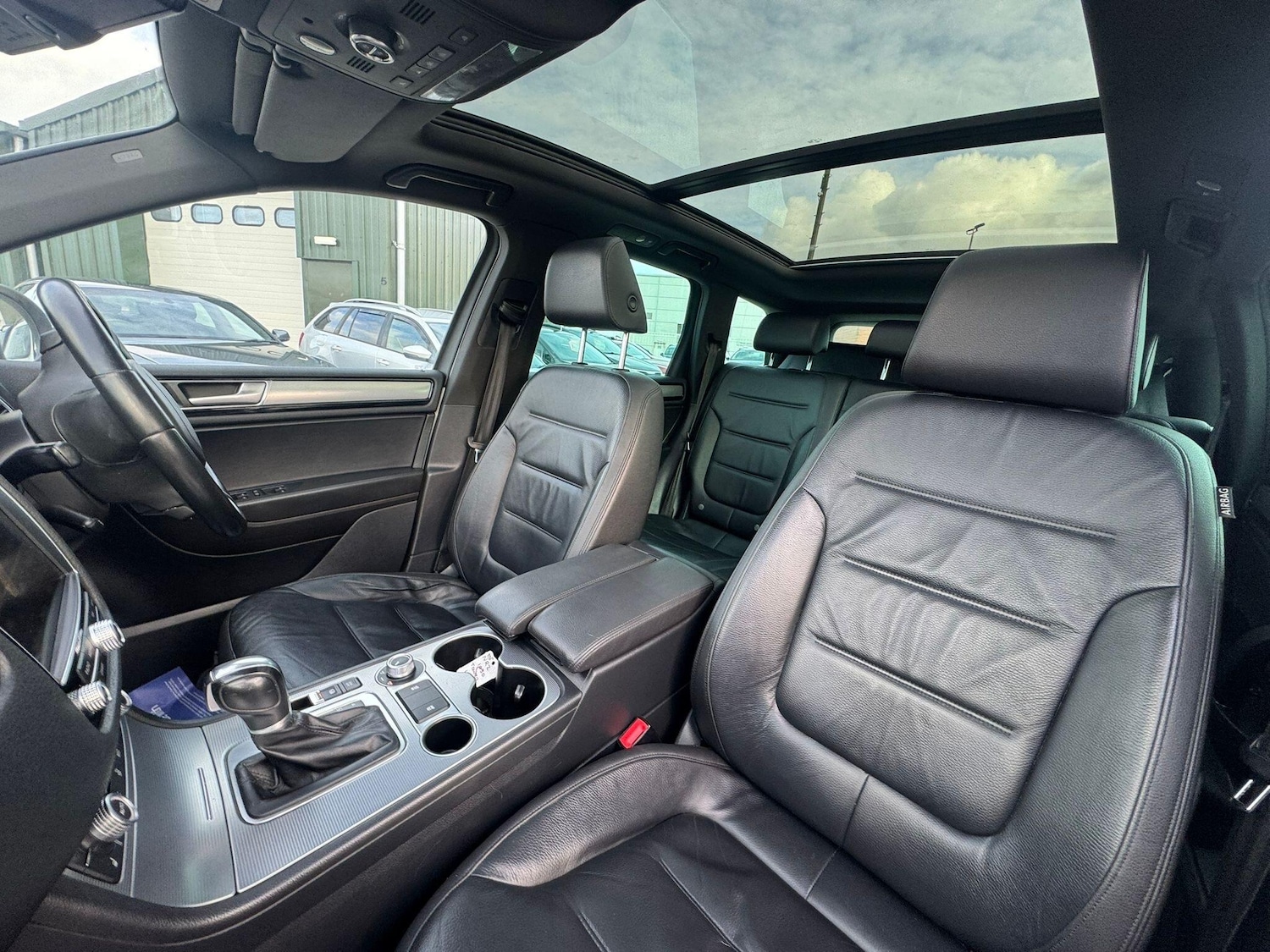 Used Volkswagen Touareg 2015 for sale - 77892202: Photo 29