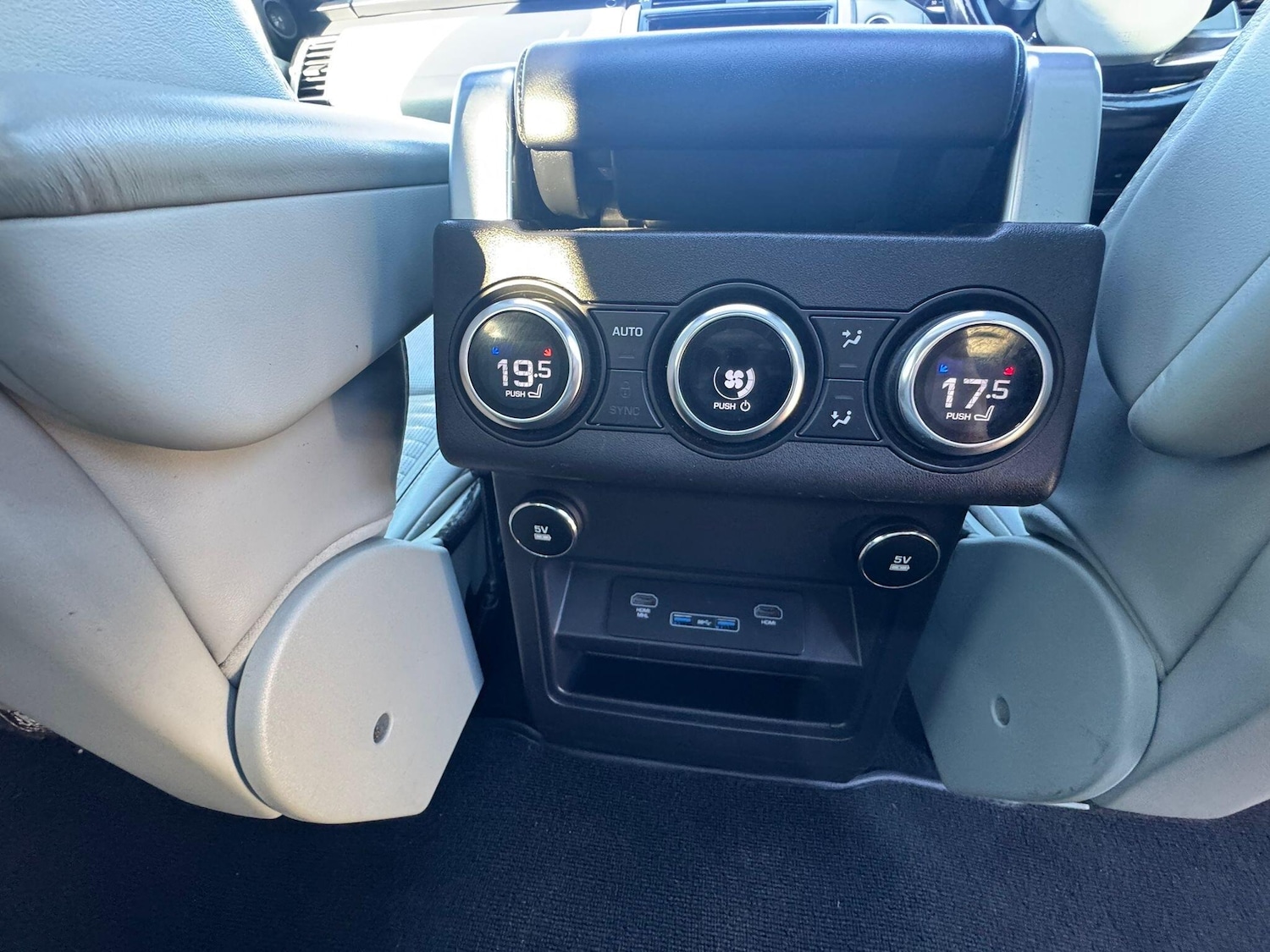 Used Land Rover Discovery 2018 for sale - 76550291: Photo 13