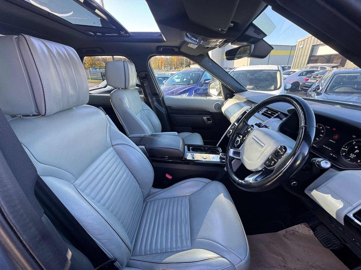 Used Land Rover Discovery 2018 for sale - 76550291: Photo 16