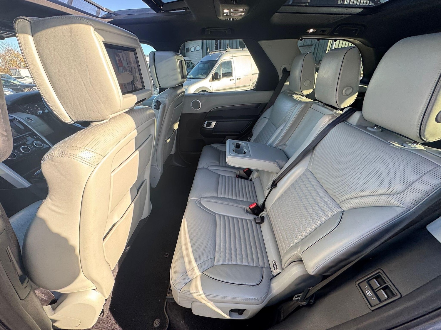 Used Land Rover Discovery 2018 for sale - 76550291: Photo 19