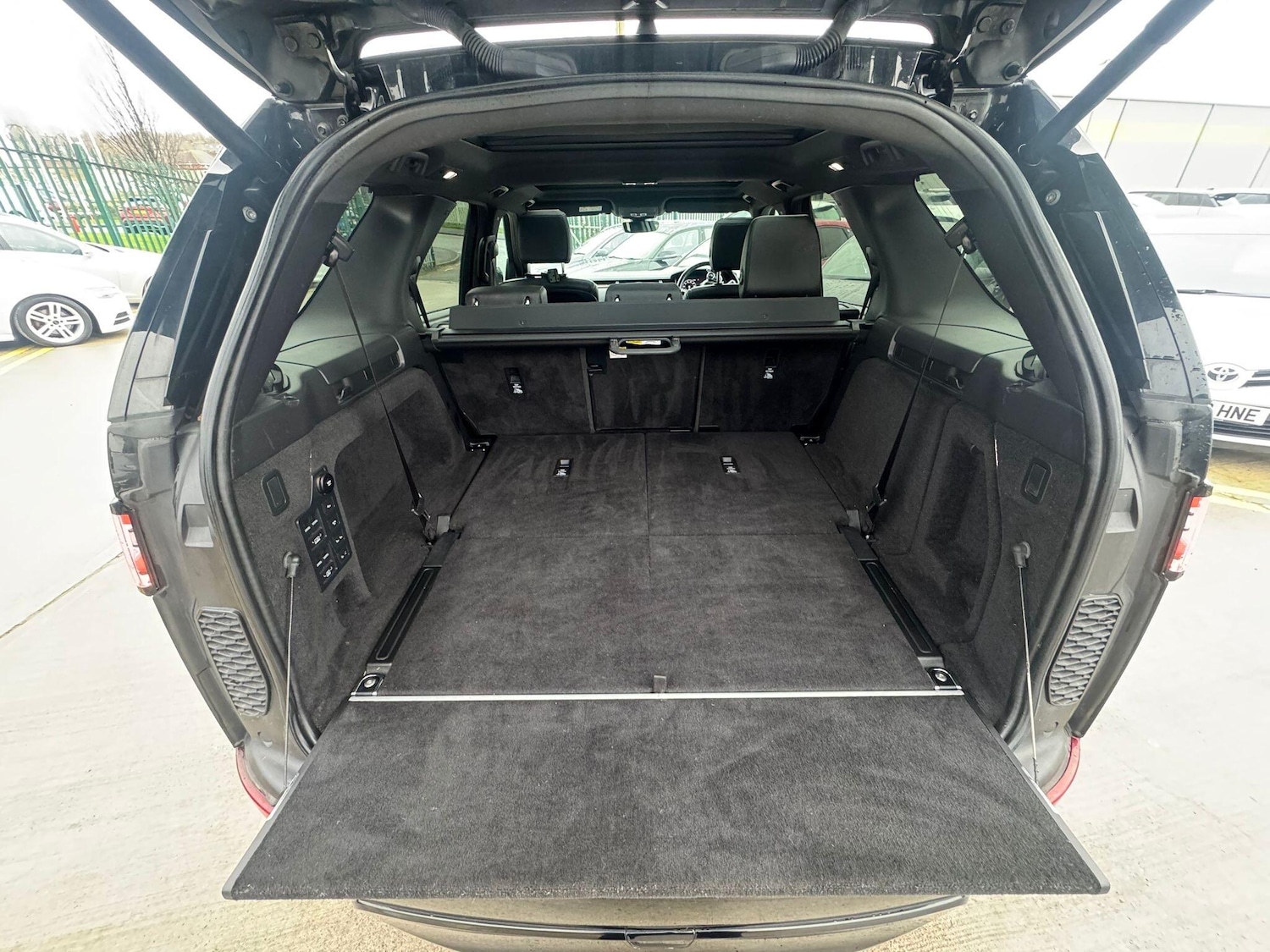 Used Land Rover Discovery 2018 for sale - 77029089: Photo 27