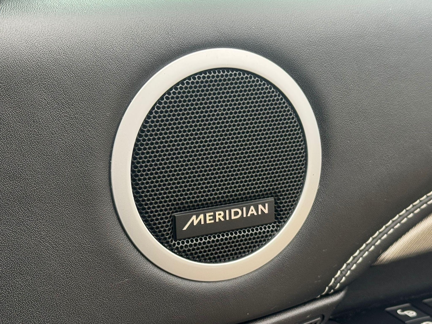 Used Land Rover Discovery 2018 for sale - 77029089: Photo 32